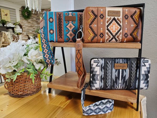 Wrangler Aztec Print Large Zip Wallet