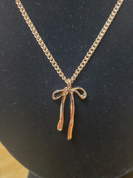 Pretty Little Bow Necklace